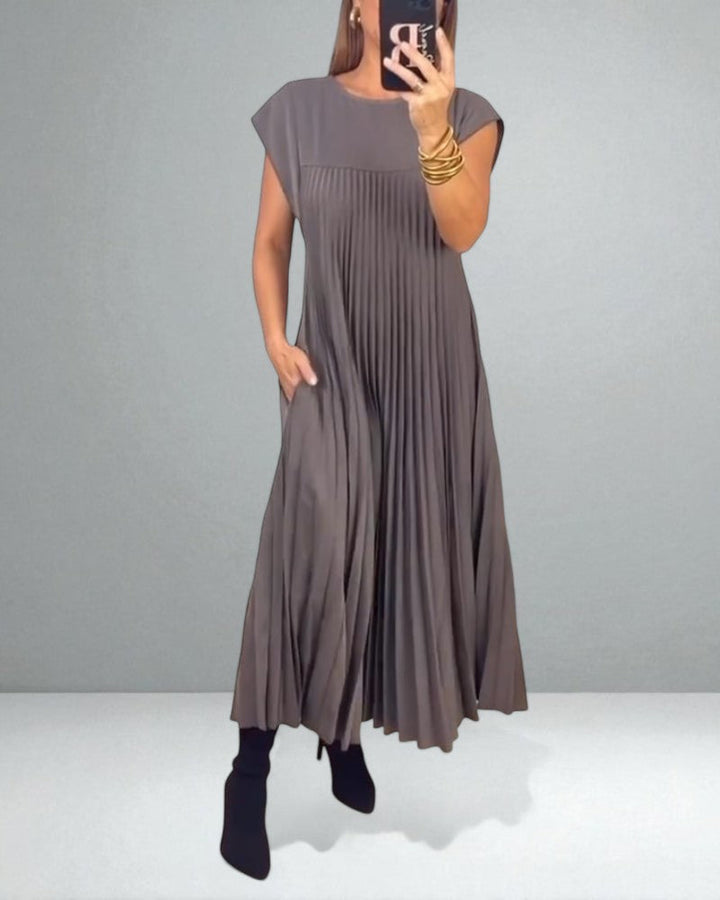 Jolijn | Pleated Dress – Soft, Flowing Comfort