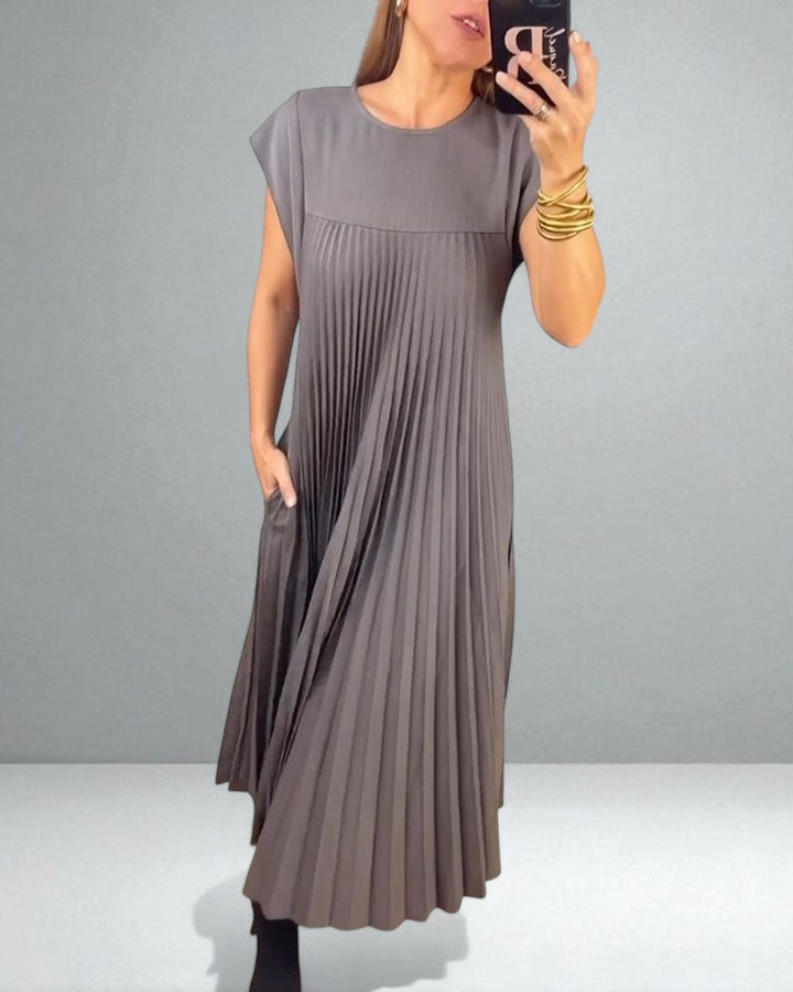 Jolijn | Pleated Dress – Soft, Flowing Comfort
